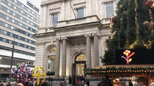 Chihuahua Puppy Buys Philips Hue Bulb From The Apple Store! смотреть онлайн