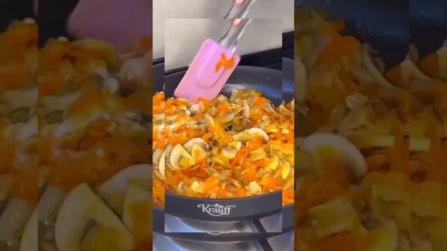 Сирний суп з печерицями та фрикадельками?#солоне #обід #вечеряСмачного! | Підписатись смотреть онлайн