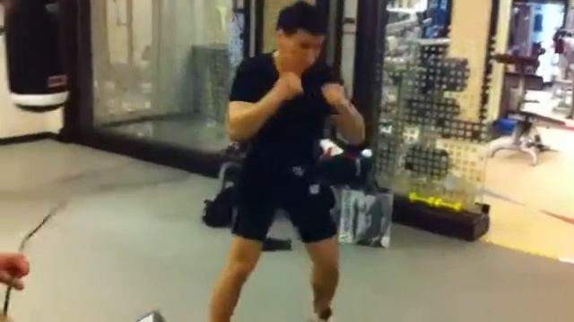 Тренировка Бату Хасикова на Miha Bodytec смотреть онлайн