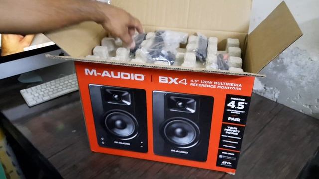 M-Audio Bx4 D3 Active Studio Monitors || Unboxing in Urdu || 2021 || Muxsound смотреть онлайн