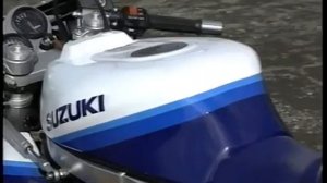 SUZUKI GSX R1100 presentation