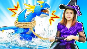 Маленькая ведьмочка Юлли на соревновании волшебников! Видео про игрушки для девочек