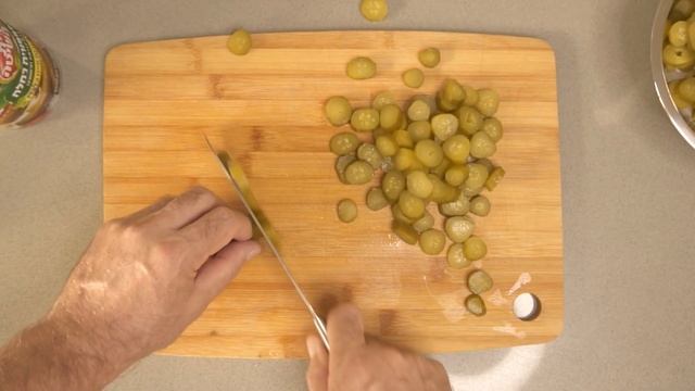 Закуска На Все Случаи! Соленые Огурчики С Чесноком! смотреть онлайн