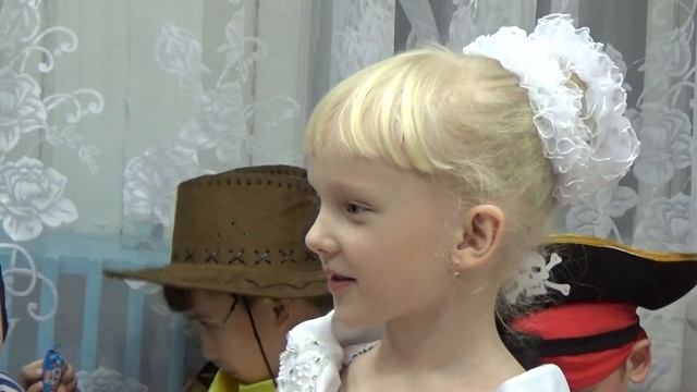 Новогодние стихи смотреть онлайн