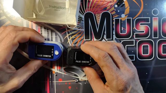 Короткий відеоогляд пульсоксиметра (Pulse Oximeter) смотреть онлайн