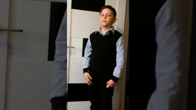 Стихотворение Г. Ладонщиков «Вместе с дедушкой» Читает Глушенков Данил 9 лет. смотреть онлайн