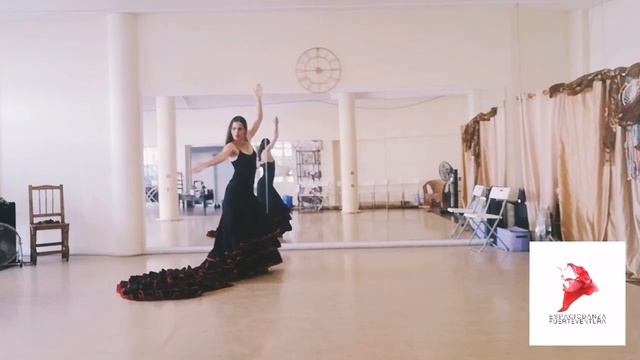Sevillanas con Bata de Cola (de Primera a Tercera) смотреть онлайн