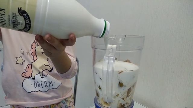 Бананово-грушевый смузи. Little Mary смотреть онлайн