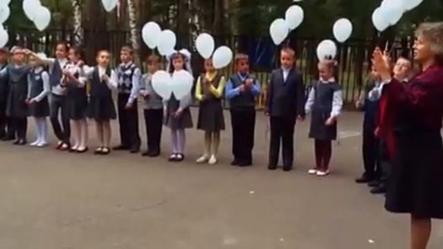 Гимназия 1551 (корпус 8) Акция памяти "Дети Беслана" (3 сентября 2015 года) смотреть онлайн