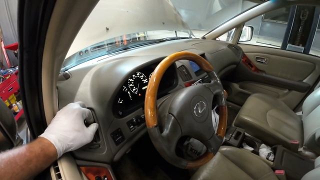 Рабочие будни автомеханика в Америке. Ремонт кондиционера 2001 Lexus RX300. смотреть онлайн
