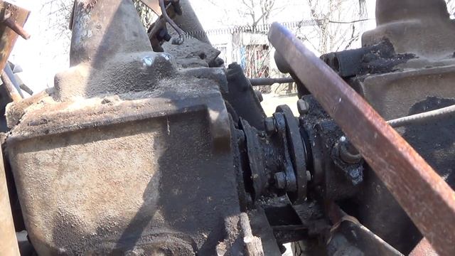 Соединение двух КПП на самодельном тракторе смотреть онлайн