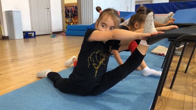 Новая тренировка Велиславы по Художественной гимнастике ч.1 / New training Velislava Part 1 смотреть онлайн