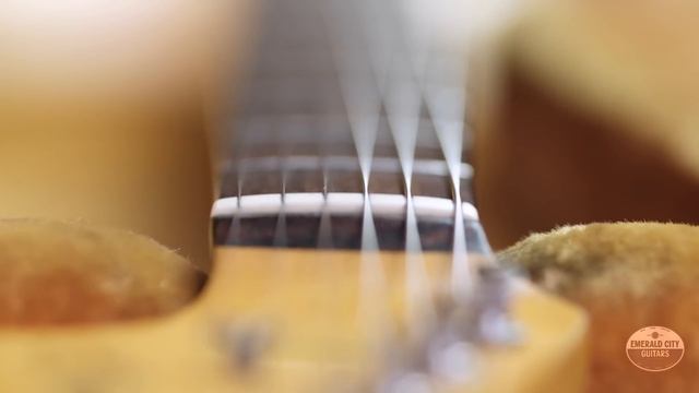 "Pick of the Day" - 1960 Fender Jazzmaster Olympic White смотреть онлайн