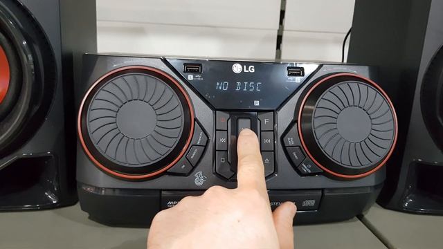 Музыкальный центр Mini LG X-Boom CK43 смотреть онлайн