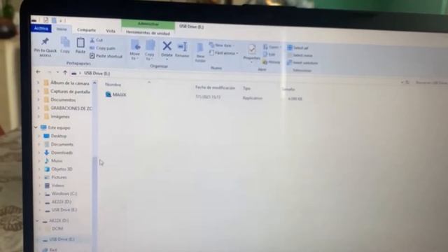 Tutorial de como pasar fotos de la cámara a la computadora. смотреть онлайн