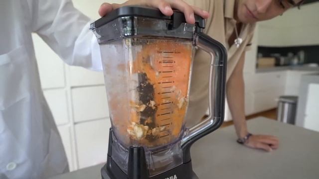 I CRUSHED my TWIN BROTHER'S iPhone in a BLENDER! смотреть онлайн