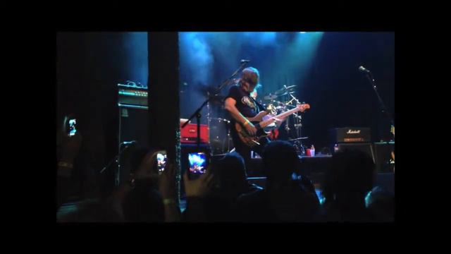 Ernie Ball / Kinley Wolfe смотреть онлайн