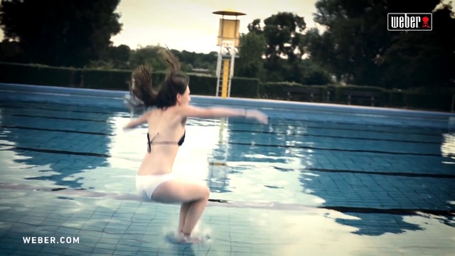 Weber Stephen Grill - My First Weber - Pool