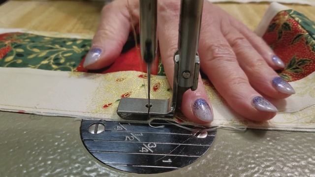 Ruffled Patchwork! Christmas Applique Pillow Part 2