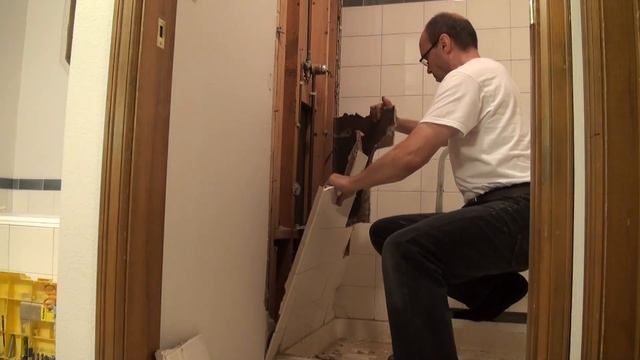 Shower Demolition. Bathroom Remodeling. 1. Разборка душевой комнаты