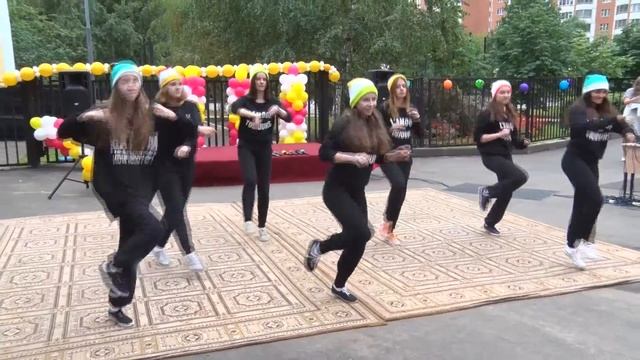 ГБОУ Школа №1631 - Выступление на День города. Танец в стиле HipHop смотреть онлайн