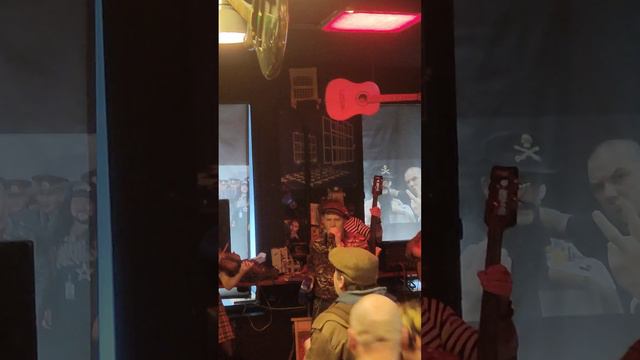 ВИА Разносолы - Синие синие на острове Василия (Хромой синий кот) смотреть онлайн