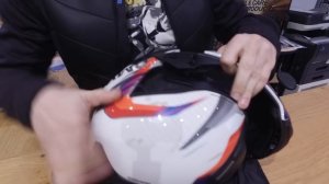 Шлем BMW System 7 Carbon Снимаем лицевую часть