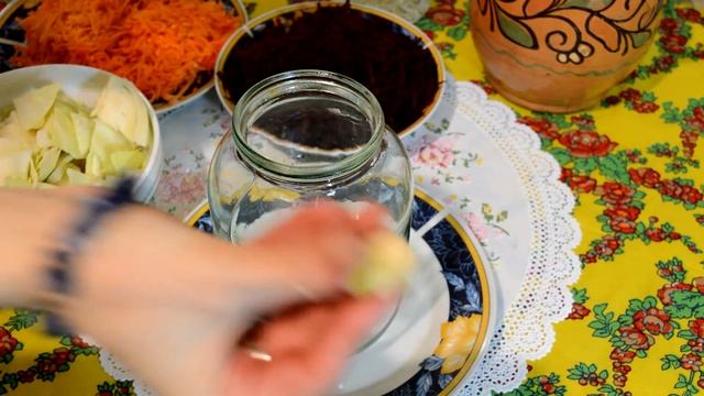 Очень вкусная квашенная капуста со свеклой ♥♥♥ Как квасить капусту дома ♥♥♥ смотреть онлайн