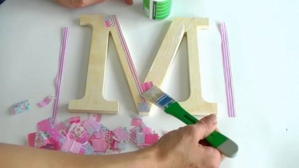 Decorar letra de madera con papel decoupage - Wooden letter decorated with decoupage paper