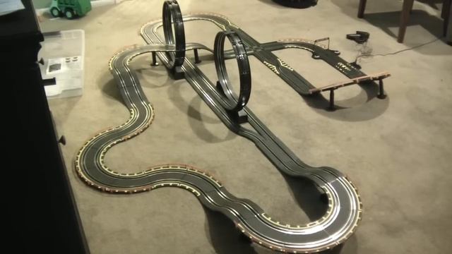 Toys "R" Us Fastlane Racing Long Bridge Challenge Slot car track смотреть онлайн