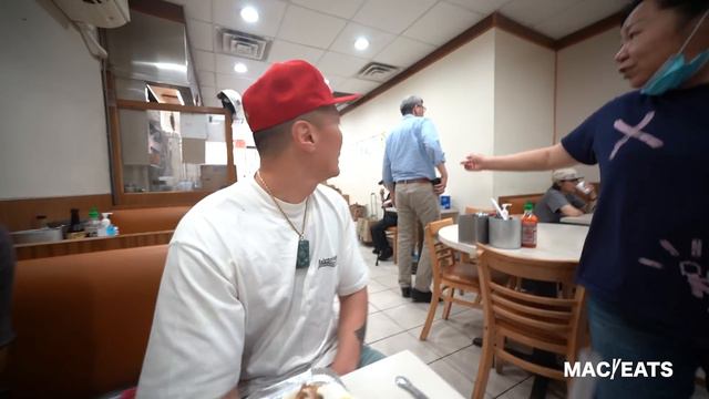 I Took Chinese Superstar Daniel Wu To NYCs Chinatown смотреть онлайн