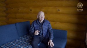 Деревянный дом в Диком стиле, а вокруг Павловское водохранилище. Дача у озера