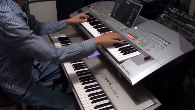 Besame Mucho - Yamaha Tyros 2 and Korg Triton Studio смотреть онлайн