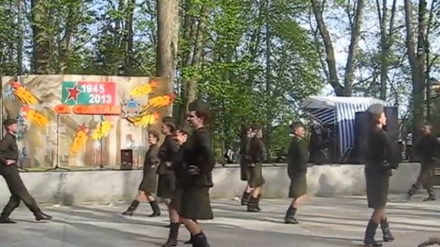 Народный ансамбль танца "Узорица" - Военная пляска смотреть онлайн