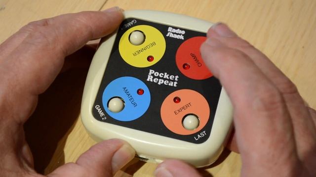 Vintage Radio Shack Pocket Repeat Game смотреть онлайн