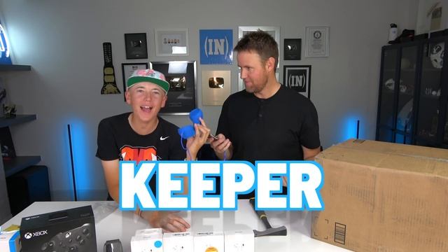 What's inside a Mystery Amazon Returns Box? смотреть онлайн