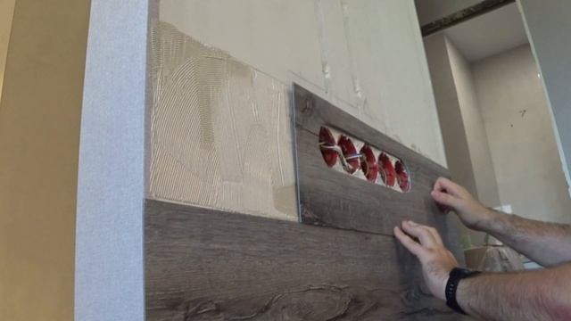 Лучший вариант отделки стен. Кварцвиниловая плитка FineFloor на стену