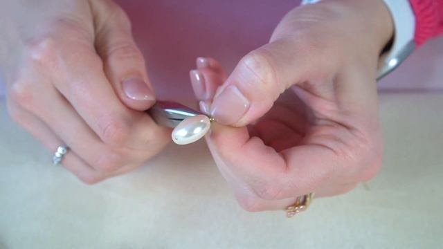 Как сделать серьги из крупного плоского жемчуга Swarovski смотреть онлайн