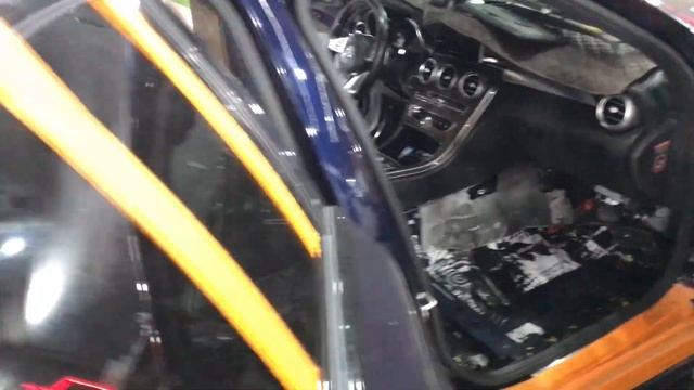 Шумим салон C-Класс. Большой проект - полная шумоизоляция Mercedes C -Class. Материалы Комфортмат. смотреть онлайн