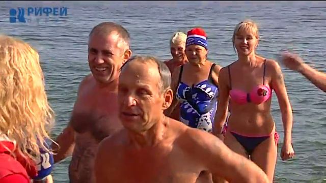 Утренний репортаж. Массовый заплыв моржей смотреть онлайн