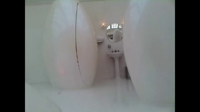 A MUST SEE Crazy bathroom Sketch - London :) смотреть онлайн