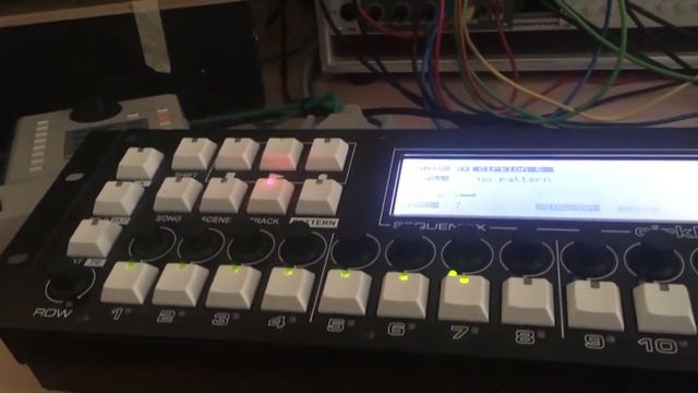 Sequentix Cirklon Jomox Airbase 99 Emu Proteus 2000 смотреть онлайн