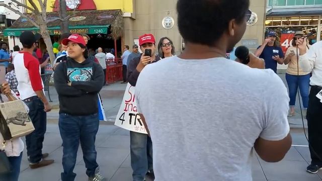 Trump Supporter Plays the Race Card Right Back on "Stolen Land" Argument смотреть онлайн