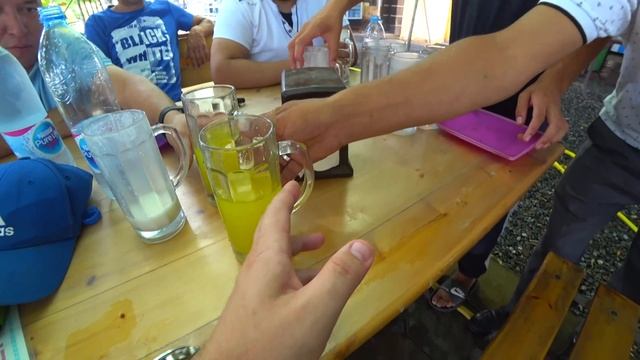 Как Узбеки встречают незнакомых людей???20 тонн малины в день!!!Киргизские манты!!!Узбекистан!!! смотреть онлайн