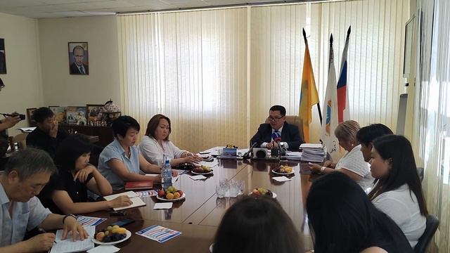 Осталась неделя сдать документы. Куда? КалмГУ! смотреть онлайн