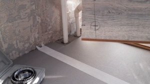 Обход труб при укладке ламината.