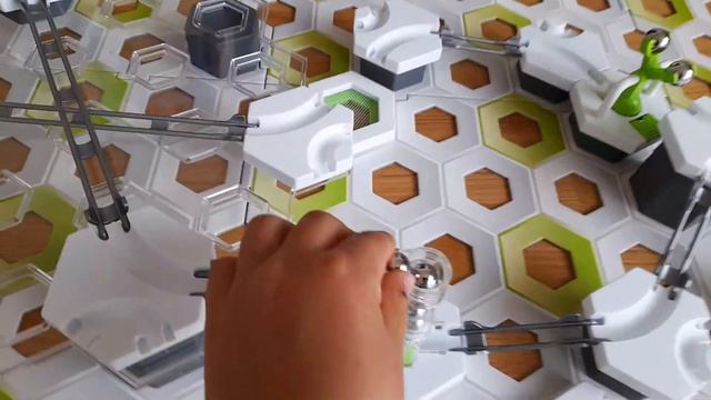 Gravitrax Review for Kids смотреть онлайн