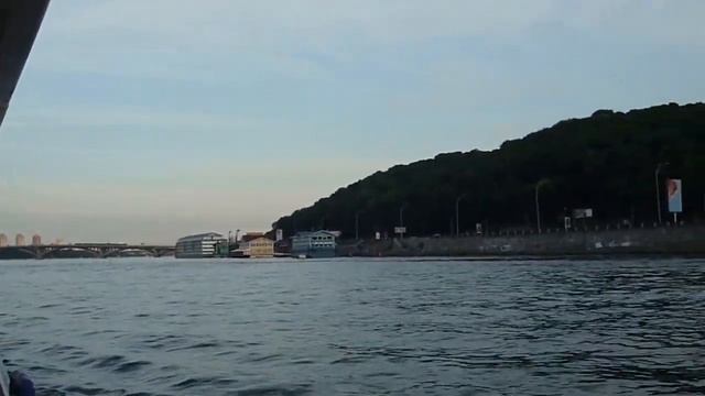 Вечерняя прогулка по Днепру смотреть онлайн