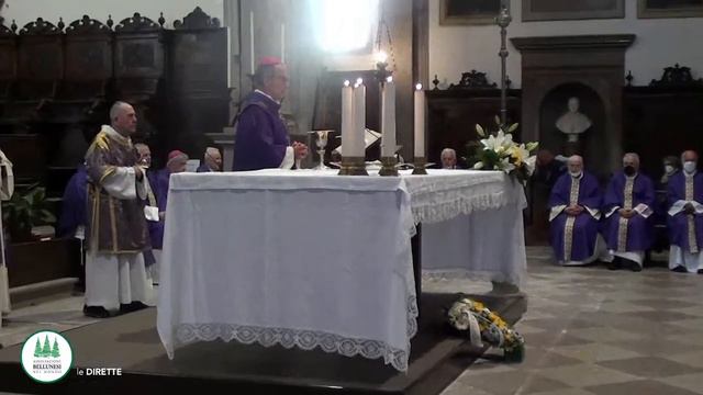 Funerali di don Mario Carlin смотреть онлайн