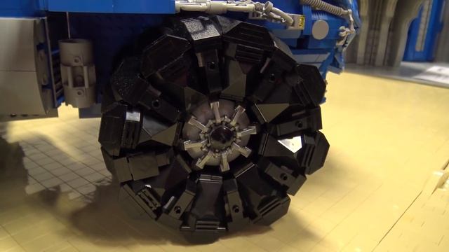 LEGO Classic Space Rocket Launcher Truck + Landing Pad смотреть онлайн